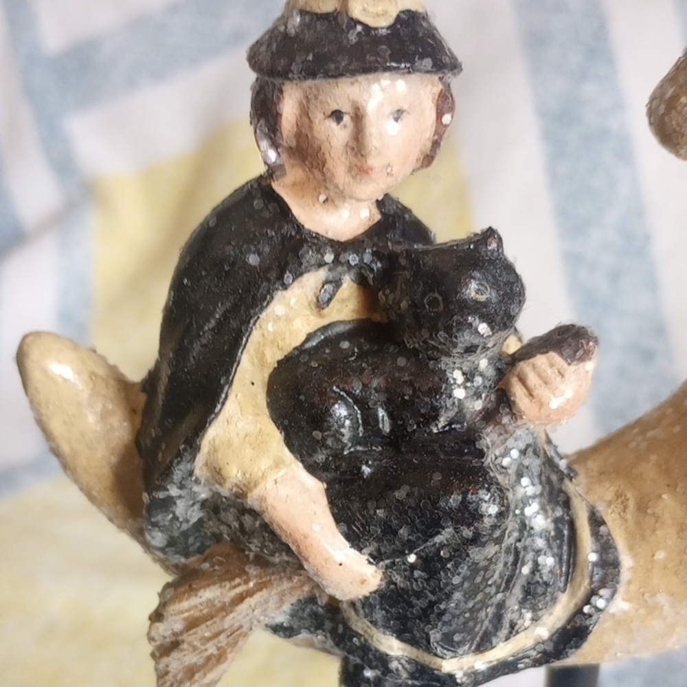 Halloween Witch on Moon Sculpture - Picture 3 of 6